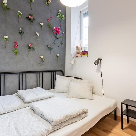 Industrial Style Appartment With Ac Steps To Gozsdu Budapesta Exterior foto