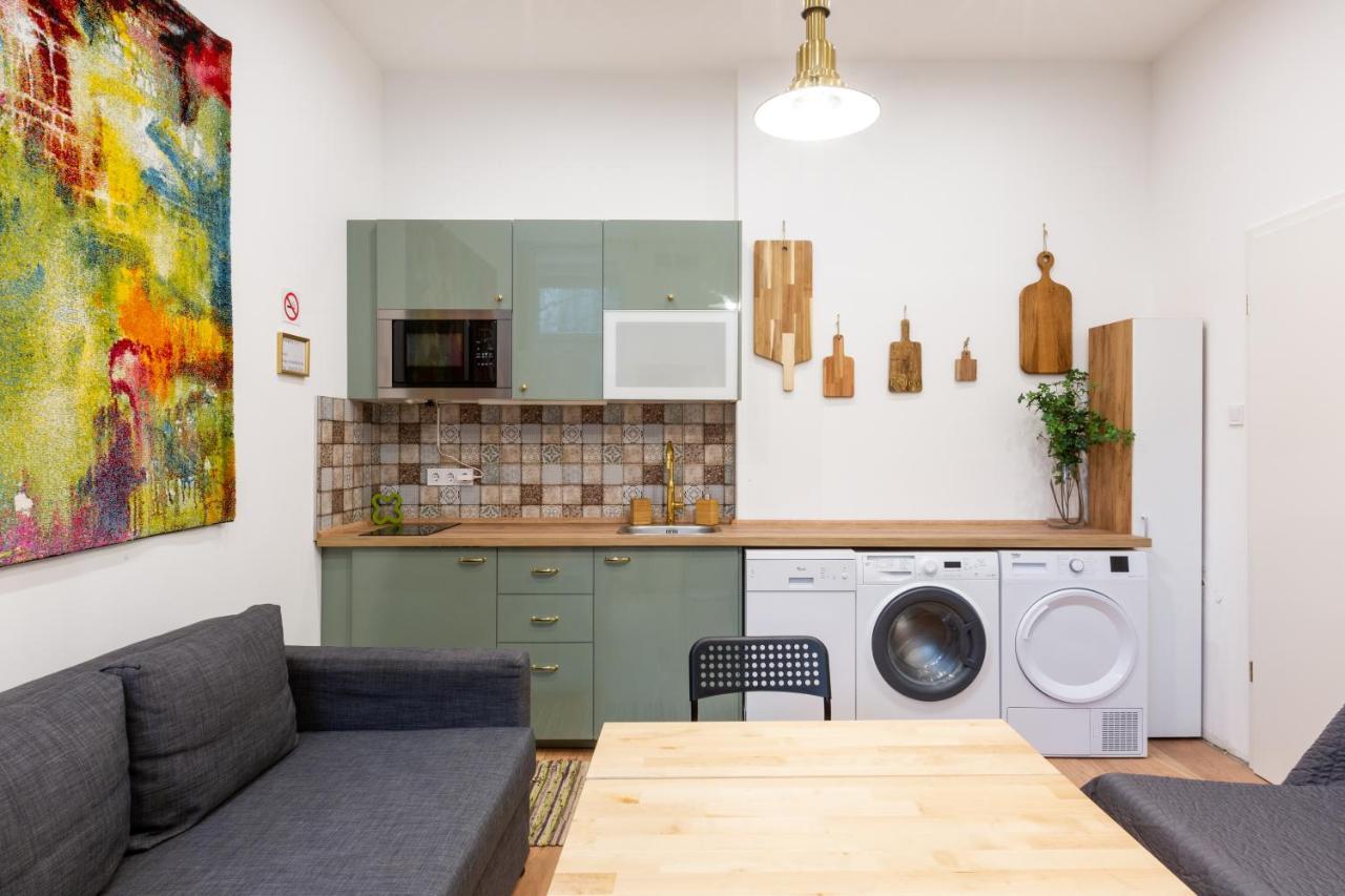 Industrial Style Appartment With Ac Steps To Gozsdu Budapesta Exterior foto
