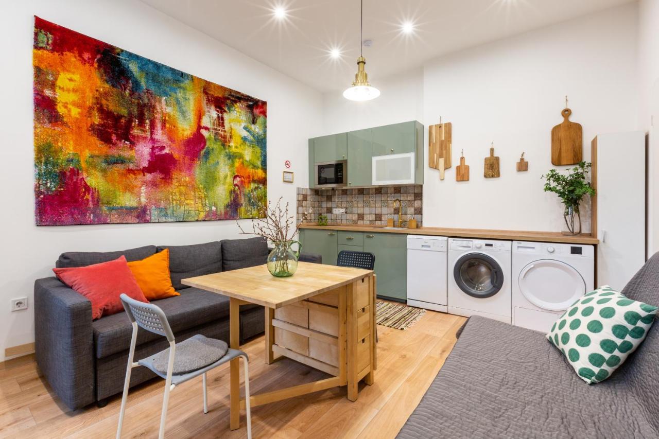 Industrial Style Appartment With Ac Steps To Gozsdu Budapesta Exterior foto