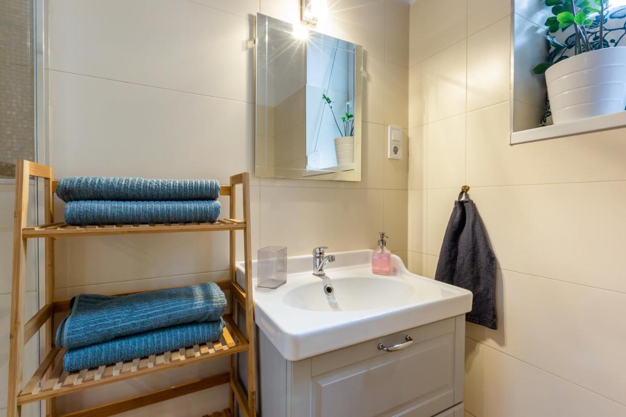 Industrial Style Appartment With Ac Steps To Gozsdu Budapesta Exterior foto