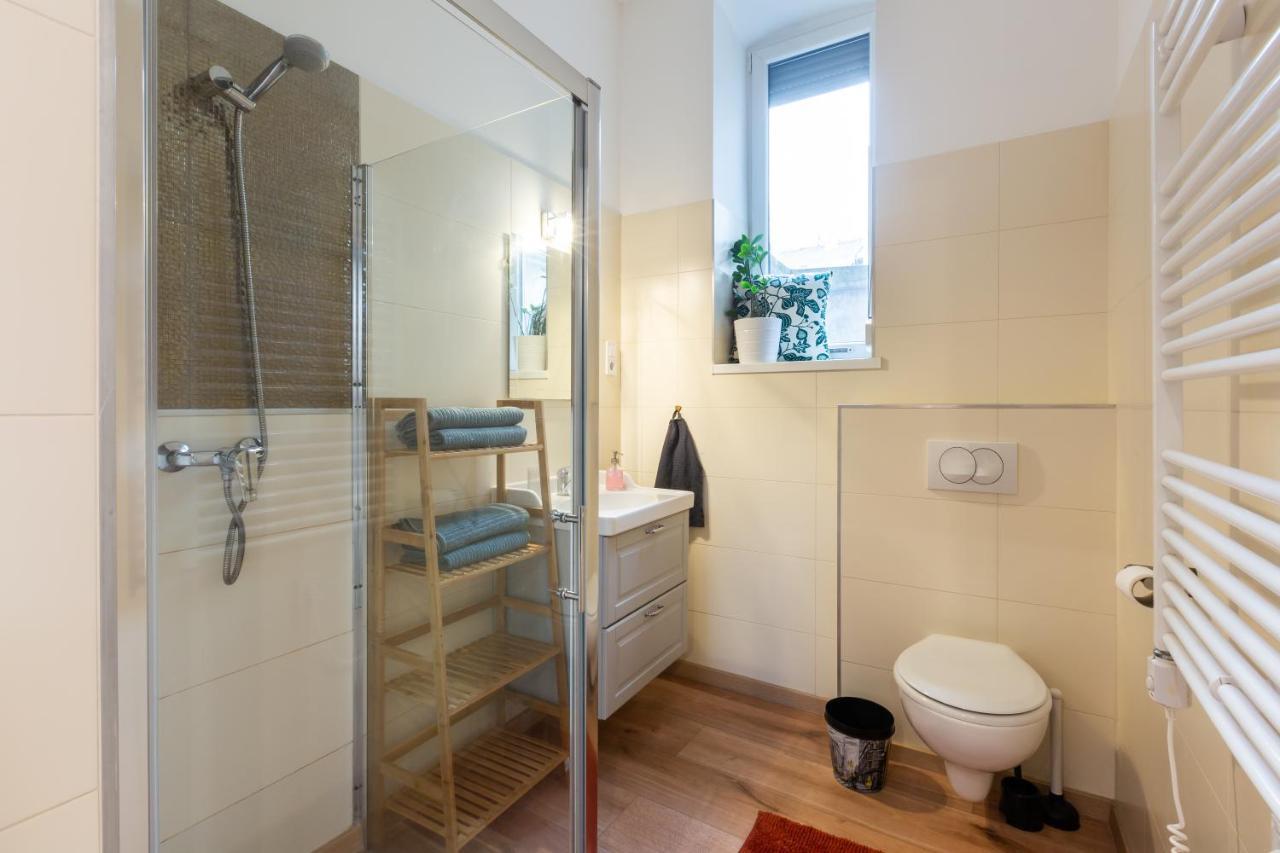 Industrial Style Appartment With Ac Steps To Gozsdu Budapesta Exterior foto
