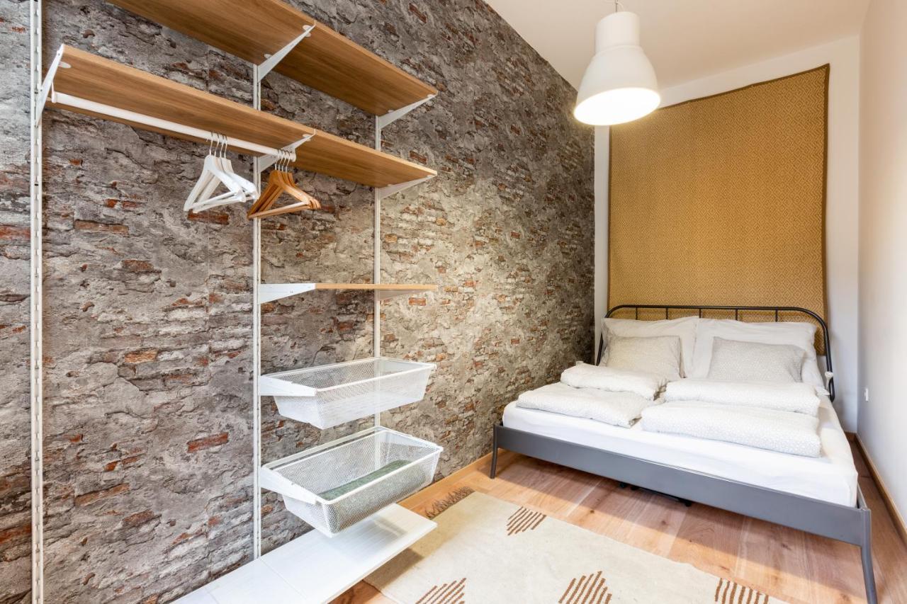 Industrial Style Appartment With Ac Steps To Gozsdu Budapesta Exterior foto