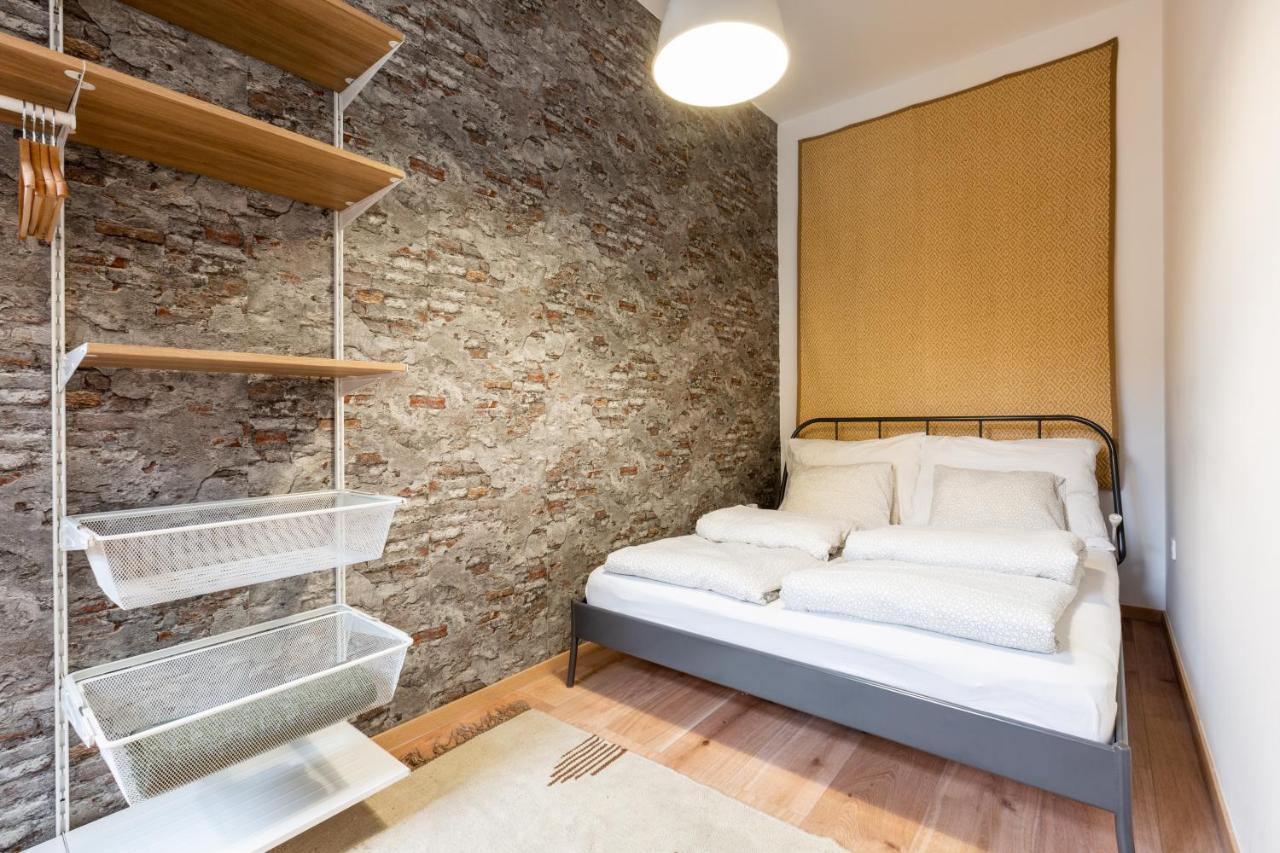Industrial Style Appartment With Ac Steps To Gozsdu Budapesta Exterior foto